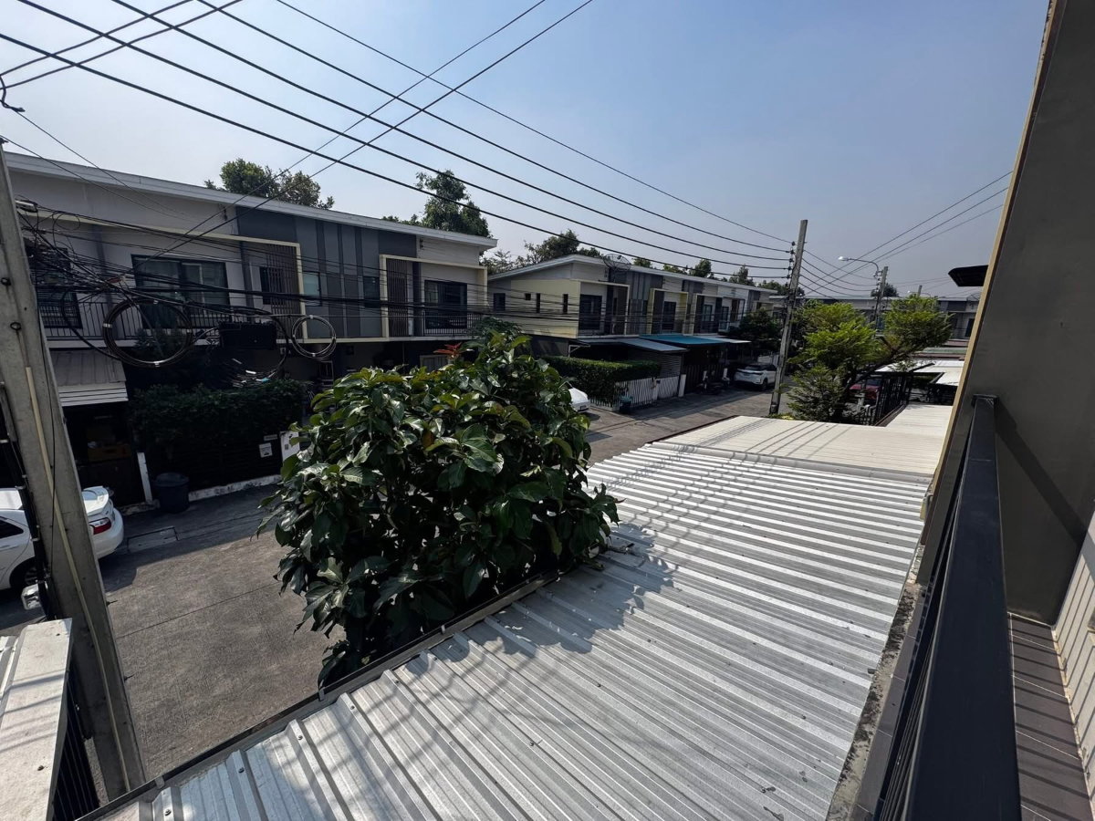 รูป ให้เช่าทาวน์เฮ้าส์ 2 ชั้น พัฒนาการ 38 (The Connect) ทำเลดี ใกล้ทองหล่อ-เอกมัย (N.2155) - รูปที่ 10/12