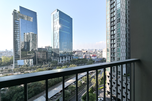 Noble Revolve Ratchada 2 near MRT Cultural Center of Thailand Station Condo Near MRT to Save More Time