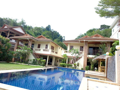 Rent this “Villa- by-Roominger” -3 Bed, 3 Bath-280Sm! 1394090