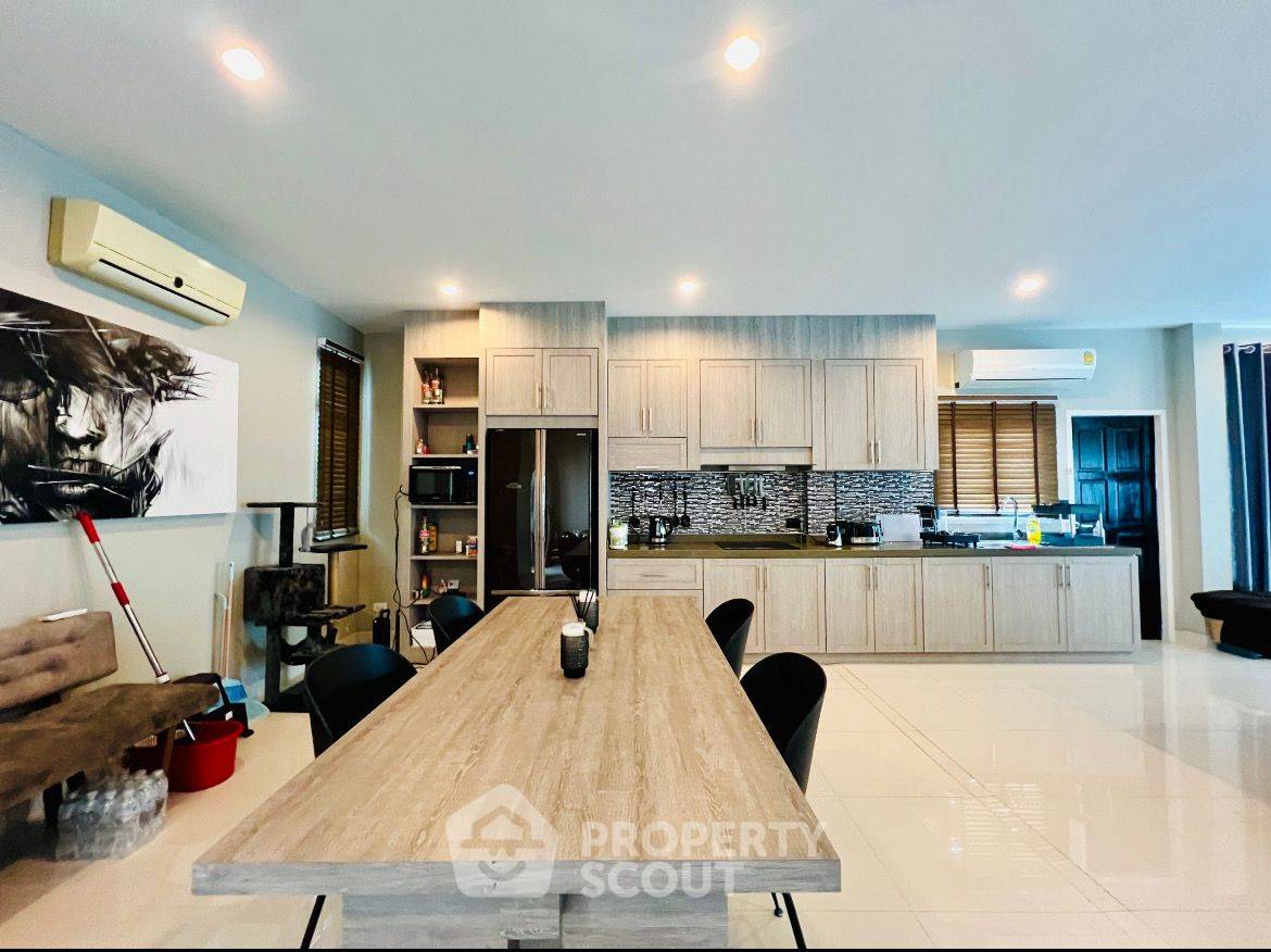 รูป วิลล่า 4-ห้องนอน ใกล้ พัทยาตะวันออก (ID 2916397) - รูปที่ 12/21
