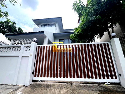 เช่าบ้านเดี่ยว วิทยาลัยเซนต์หลุยส์ : Modern 4 Bedroom House For Rent in Sathorn Area - BR28347SH
