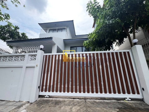 Modern 4 Bedroom House For Rent in Sathorn Area - BR28347SH