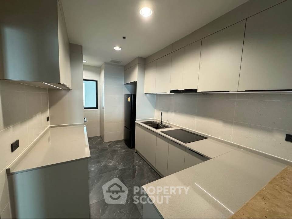 รูป คอนโด 3 ห้องนอน ชั้น 34 พื้นที่ 220 ตร.ม. สาธร การ์เดนส์ ใกล้ MRT สีลม (ID 2941755) - รูปที่ 5/18