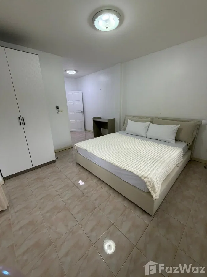 picture Single-Storey Pool Villa With Large Garden & Good Privacy 6203199 - 10/12