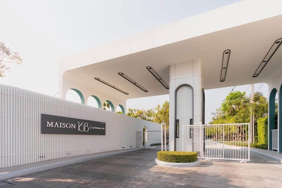 รูป ขาย บ้านMaison168 ลาดพร้าว101 ทาวน์โฮม 3.5 ชั้น เจ้าของขายเอง ราคาต่ำกว่าโครงการ ตกแต่งต่อเติมพร้อม เฟอร์นิเจอร์ครบ พร้อมเข้าอยู่ได้เลย - รูปที่ 27/30