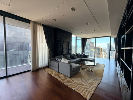 For Sale : Luxury Condo at The MARQUE Sukhumvit near BTS Phrom Phong (Rt-01)