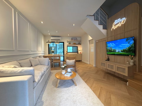 Park View House for Sale | Fully Furnished | Prime Location on Thepharak Rd. Near BTS Sai Yud