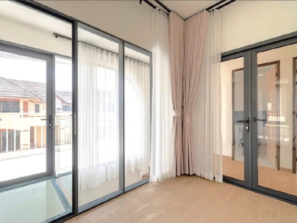 picture Luxury Renovated Pool Villa for Sale Modern in Central Pattaya - 4/13