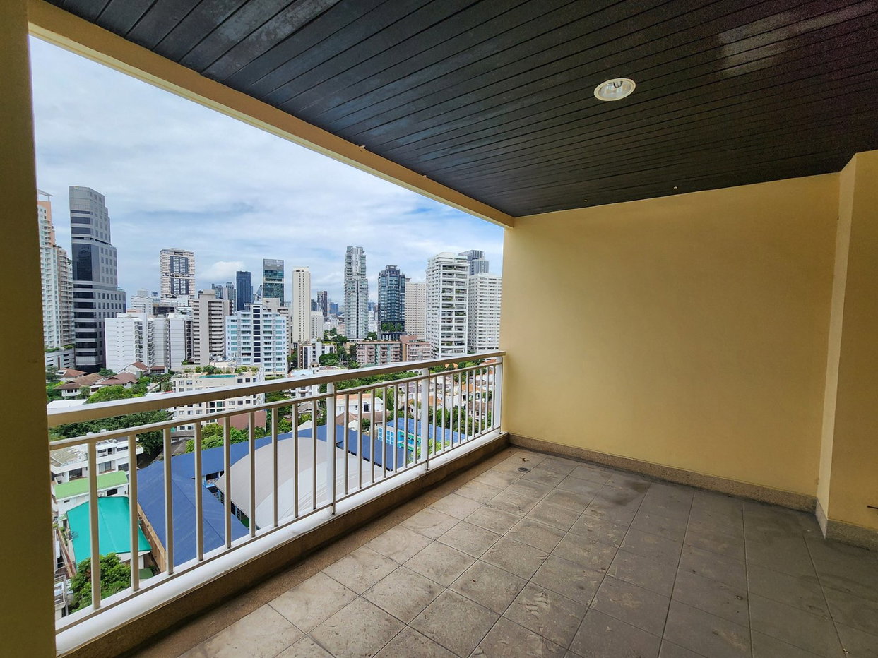 รูป LTHC15598 – Luxury Condo for Rent Asoke | Spacious Family Residence | Near BTS Asoke | 60,000 THB | คอนโดหรูให้เช่า อโศก ห้องใหญ่สำหรับครอบครัว ใกล้ BTS อโศก - รูปที่ 16/17
