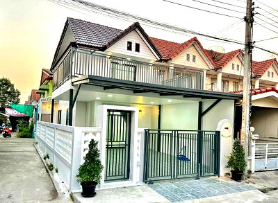 ทาวน์โฮม นนทบุรี : บ้านสวย  หลังมุม  มีระเบียงหน้าบ้าน   #หมู่บ้านบัวทอง 4  ถนนบ้านกล้วย – ไทรน้อย  บางบัวทอง  รีโนเวทใหม่  ใกล้เซ็นทรัล เวสเกต