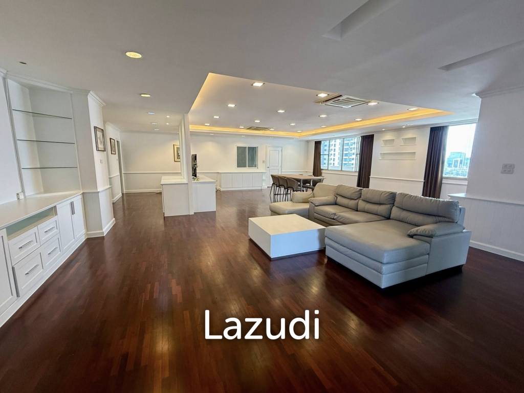 picture 236 sqm 3 Bed Condo on High Floor in Khlong Tan Nuea Bangkok - 1/15