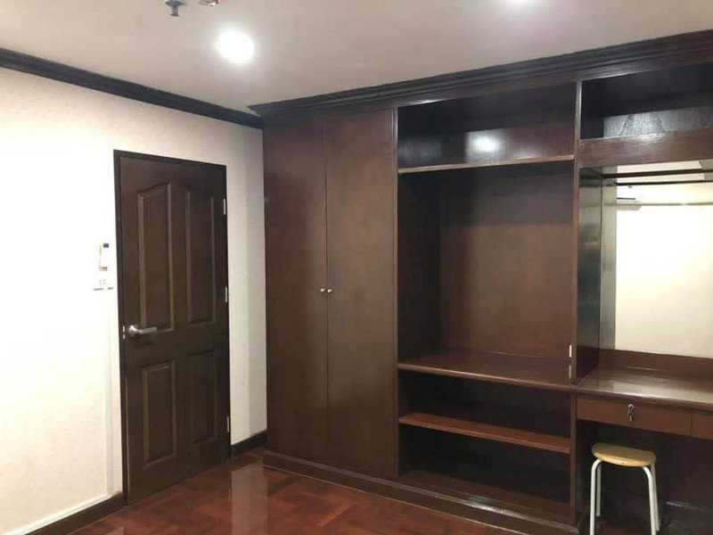 picture A034009 Master View Executive Place - 8/8