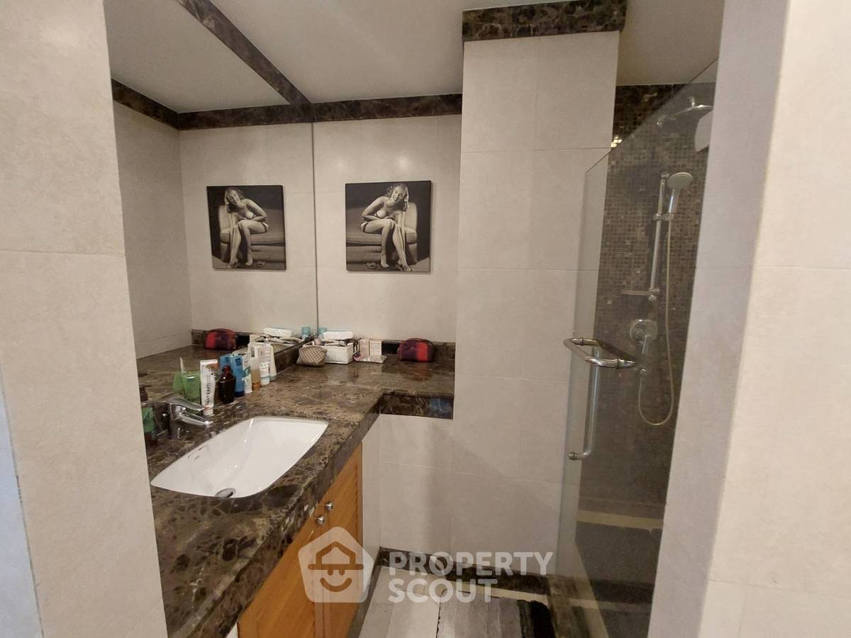 picture 2-BR Condo at Baan Ananda Condo Sukhumvit 61 near BTS Thong Lor (ID 997335) - 7/19