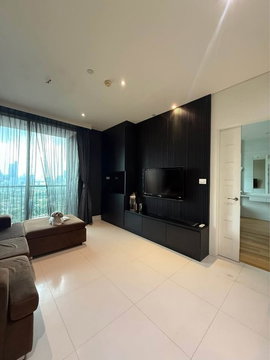A034103 Aguston Sukhumvit 22