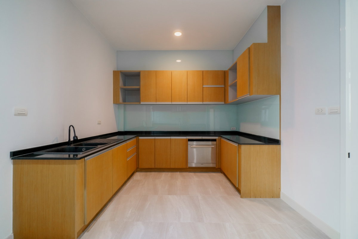 รูป For Rent at   Grand Bangkok Boulevard Rama 9 - Srinakarin (Bangkok Kreetha) Project - รูปที่ 15/20
