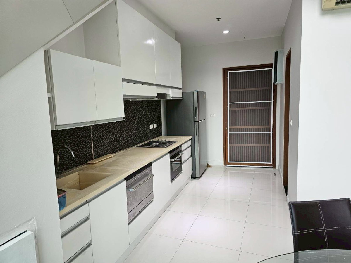 picture Condo for Sale, Paradiso Building A, beachfront. Spacious and comfortable room with complete functions, ready to move in. - 8/19