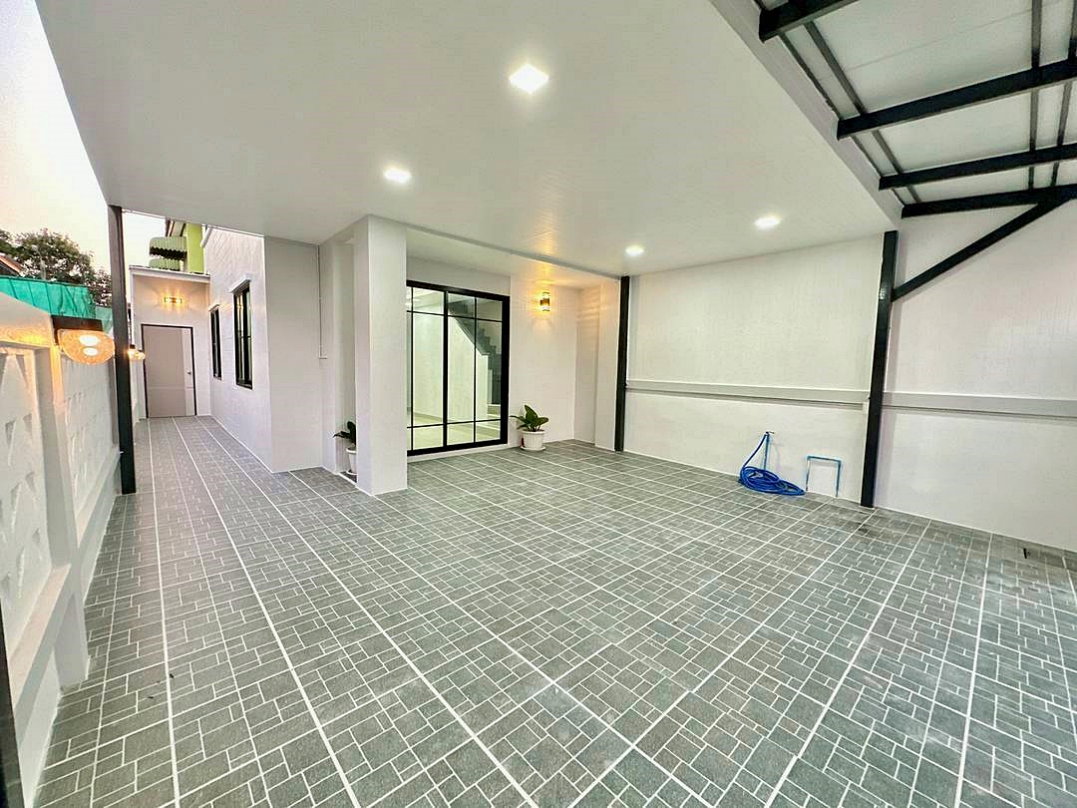 รูป บ้านสวย  หลังมุม  มีระเบียงหน้าบ้าน   #หมู่บ้านบัวทอง 4  ถนนบ้านกล้วย – ไทรน้อย  บางบัวทอง  รีโนเวทใหม่  ใกล้เซ็นทรัล เวสเกต - รูปที่ 5/22