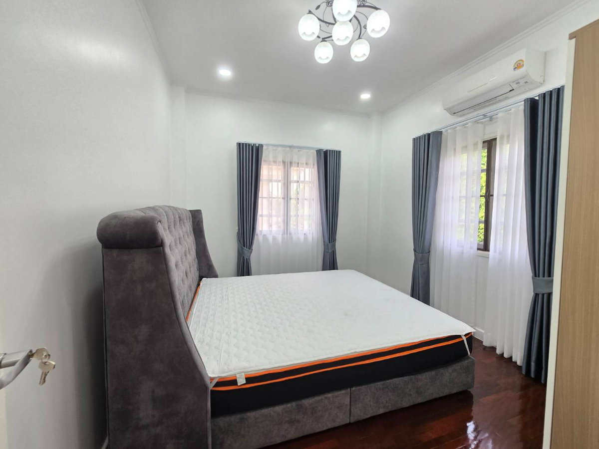 รูป บ้านเดี่ยว2ชั้น หมู่บ้านพาร์คเวย์ ชาเล่ต์ หลังมุม รามคำแหง190/1 บ้านไซส์ใหญ่ ราคาสุดคุ้ม แต่งพร้อมอยู่ ทำเลดี  - รูปที่ 42/46