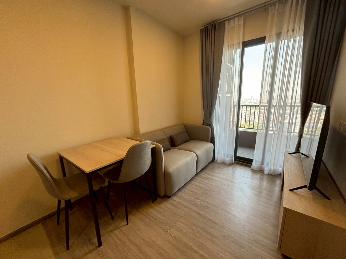 picture 🌆 Romantic city-view room ✨ Cozy vibes every evening, move-in ready near BTS Phra Khanong 💙 - 1/12