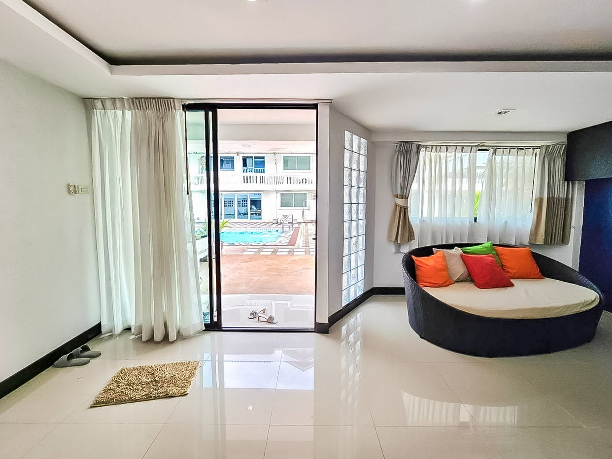 รูป Guest House for Sale Pratumnak Hill Pattaya - รูปที่ 2/17