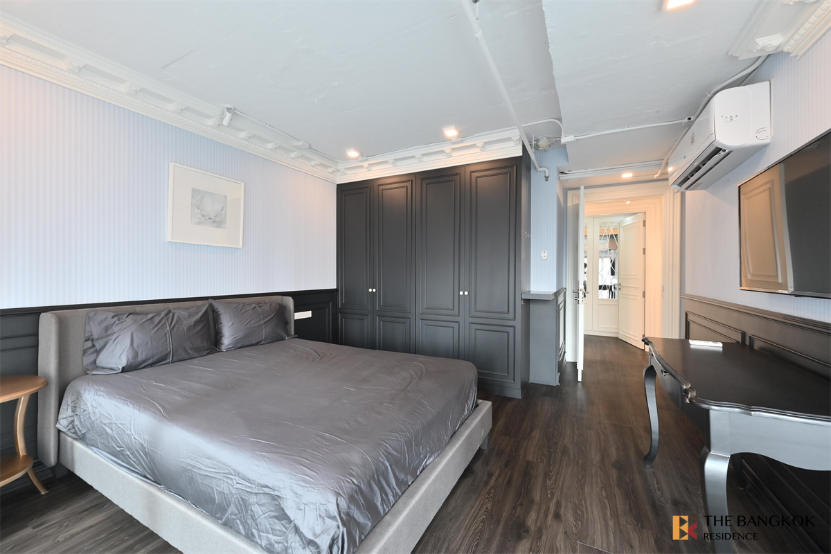 picture Luxury Unit, Ready for You Without the Wait The Emporio Place - 3/10