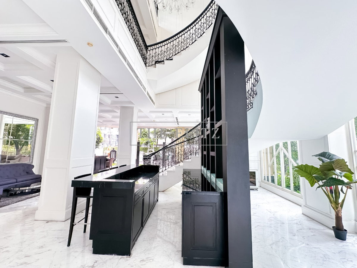 รูป ✨ Best Value Deal! Royce Private Residences for Sale – Premium Unit, Fully Furnished, Prime Location Sukhumvit - รูปที่ 29/46