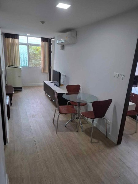 picture A033968 J.W. Boulevard Srivara - 5/8
