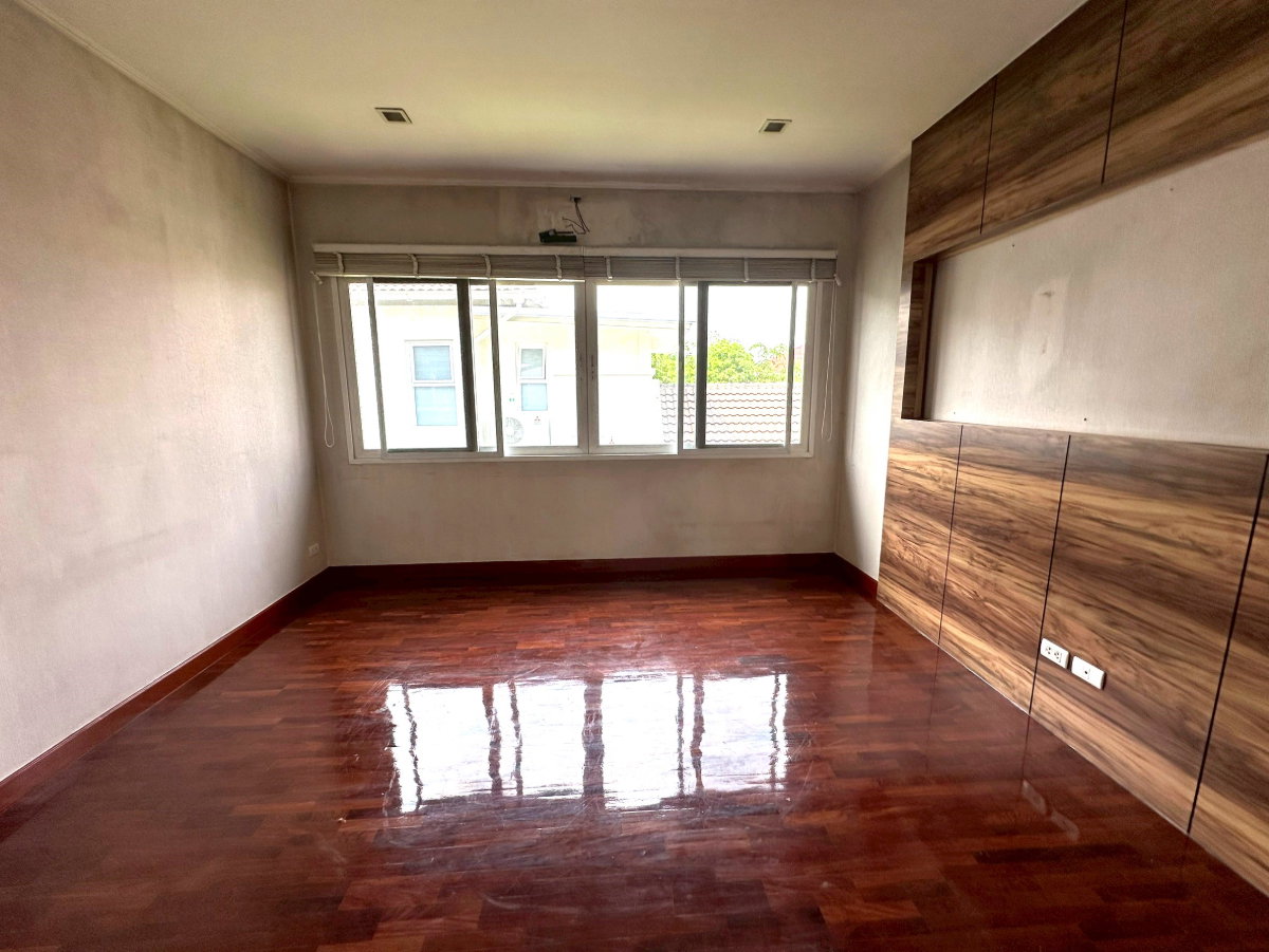 รูป บ้านในโครงการ พร้อมคลับเฮ้าส์และสระว่ายน้ำ พร้อมระบบรักษาความปลอดภัย 24 ชม #C5MG100773 - รูปที่ 16/29