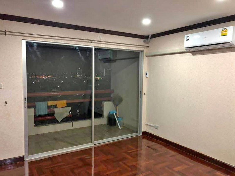 picture A034009 Master View Executive Place - 5/8