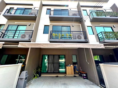 เช่าทาวน์โฮม กรุงเทพมหานคร : R3035 ให้เช่าทาวน์โฮม  3 ชั้น บ้านกลางเมือง พหลฯ-รามอินทรา (ว่างค่ะ) ตกแต่งพร้อมอยู่ สภาพดีมาก ทำเลดี
