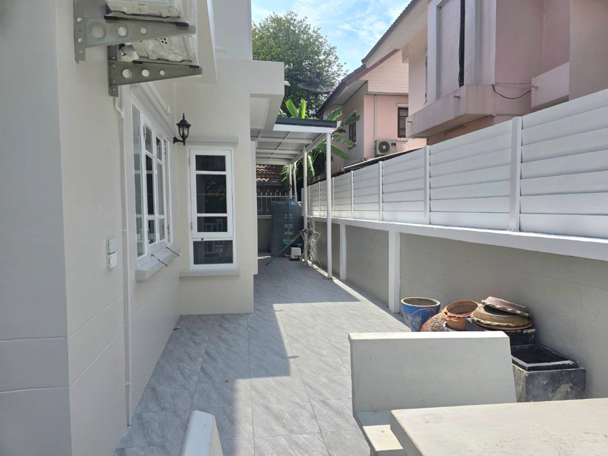 รูป บ้านเดี่ยว2ชั้น หมู่บ้านพาร์คเวย์ ชาเล่ต์ หลังมุม รามคำแหง190/1 บ้านไซส์ใหญ่ ราคาสุดคุ้ม แต่งพร้อมอยู่ ทำเลดี  - รูปที่ 11/46