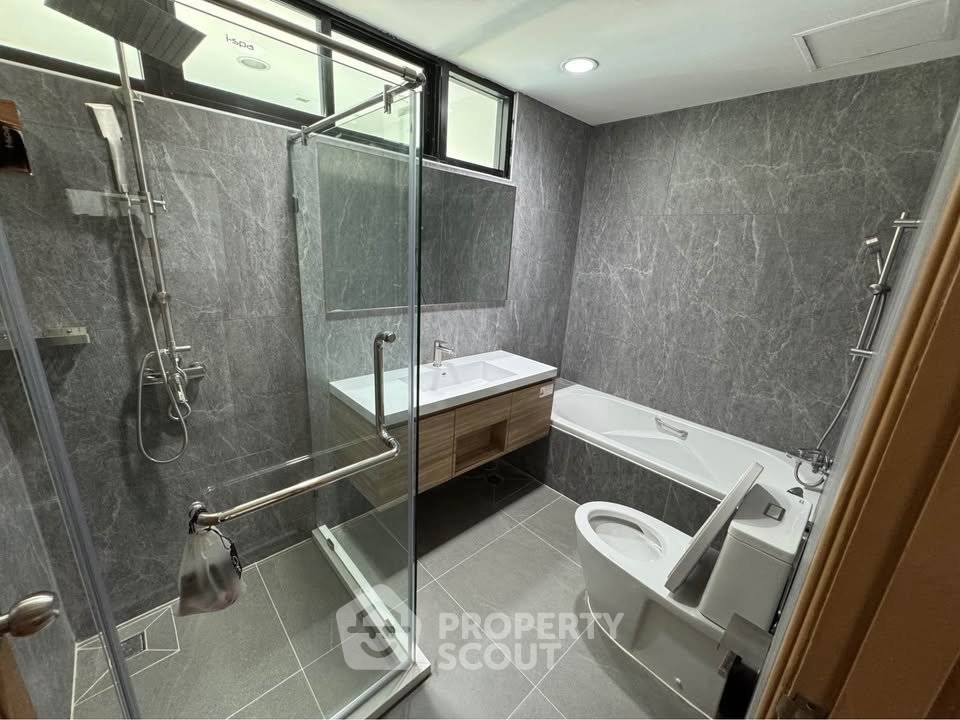 รูป คอนโด 3-ห้องนอน ที่ สาธร การ์เด้นส์ ใกล้ MRT สีลม (ID 2941755) - รูปที่ 17/18