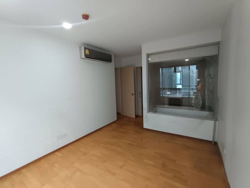 picture A033803 Issara @ 42 Sukhumvit - 6/8