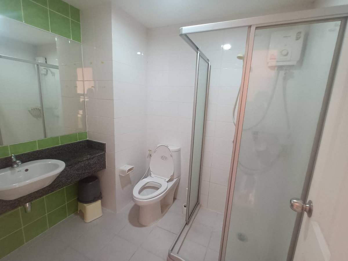 picture Budget-Friendly Condo Near BTS Onnut - 10/13