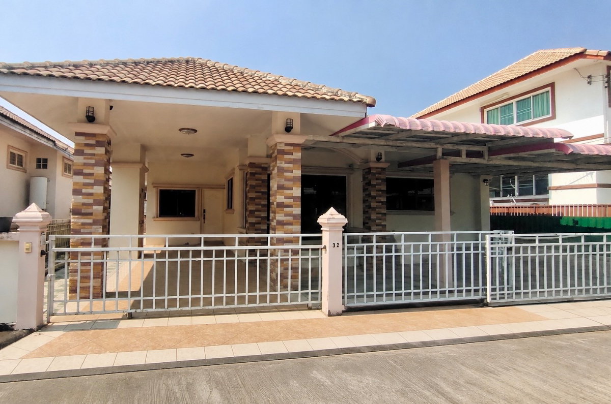 รูป 🏡 ให้เช่าบ้านเดี่ยว 1 ชั้น เดินทางสะดวก ในหมู่บ้านติดถนนวงแหวนรอบ 2 พร้อมเฟอร์นิเจอร์ ทำเลดีมาก ใกล้รวมโชค โลตัส 7-11 และอื่นๆอีกมากมาย - รูปที่ 1/10