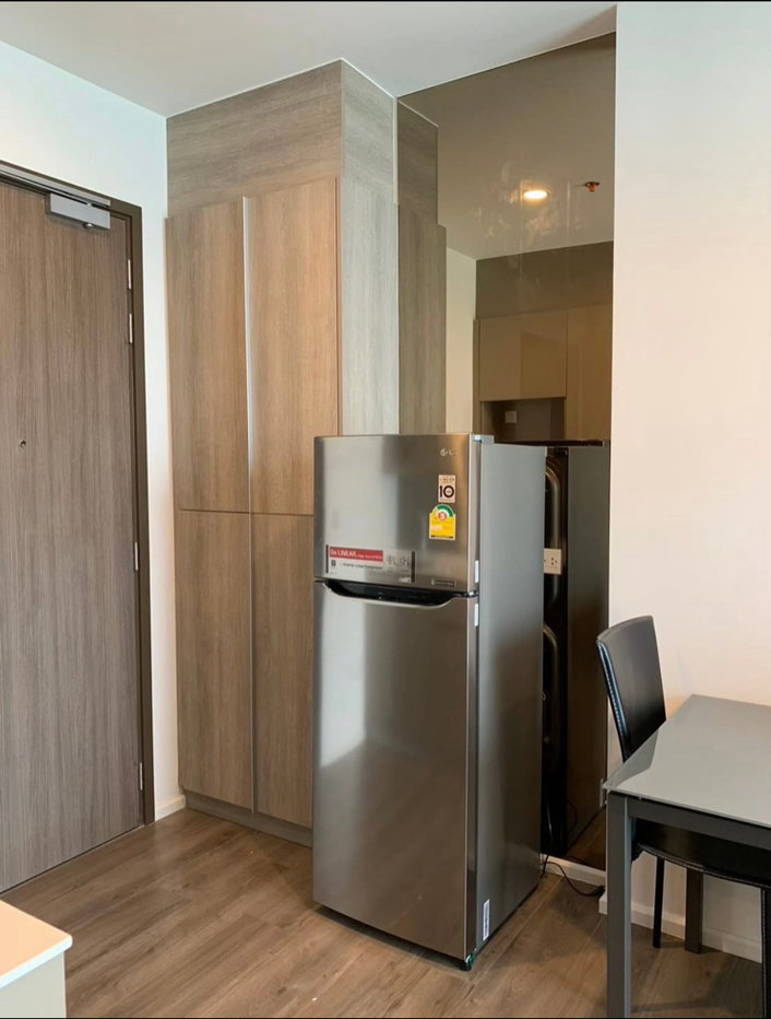 รูป S81 ให้เช่าคอนโด Whizdom Essence Sukhumvit (วิสซ์ดอม เอสเซ้นส์ สุขุมวิท) ใกล้ BTS ปุณณวิถี เฟอร์นิเจอร์และ เครื่องใช้ไฟฟ้าครบ พร้อมเข้าอยู่ - รูปที่ 7/9
