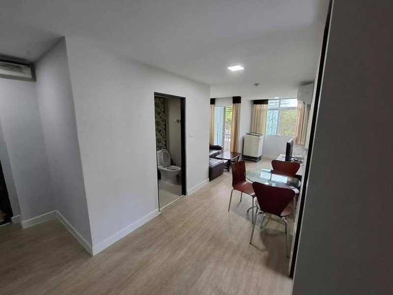 picture A033968 J.W. Boulevard Srivara - 8/8