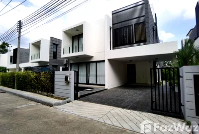 บ้านเดี่ยว ภูเก็ต : A Considered Family Villa Where Gardens Meet Laguna Living 6401730