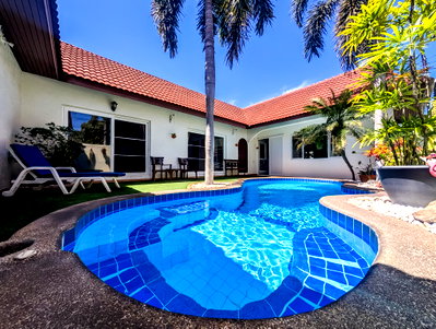 Houses for sale Bang Lamung Chonburi : Pool Villa for Sale in Toongklom Talman Fully Furnished