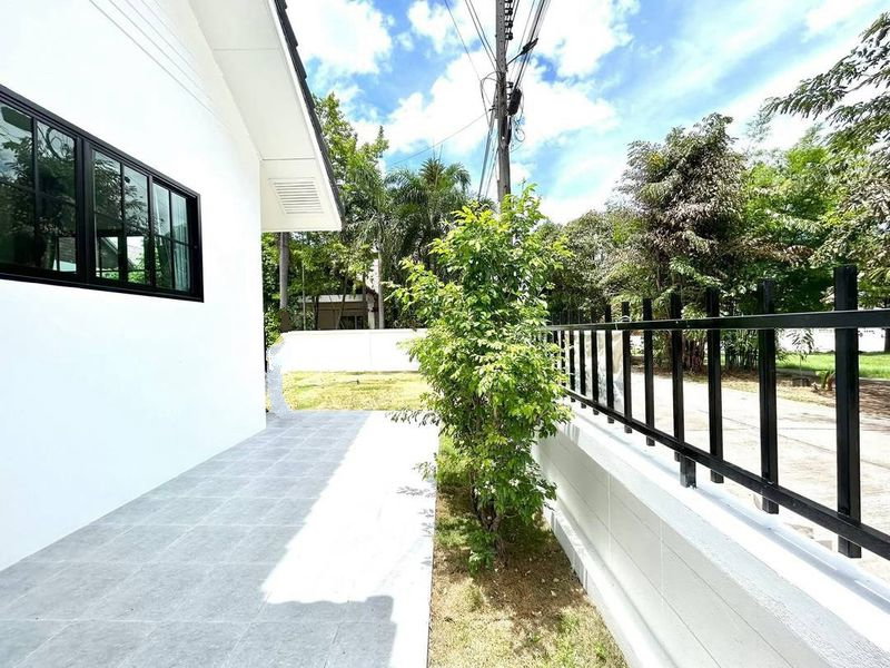 picture Single house in Laddarom Sriracha project, quiet and conveniently located. - 15/16