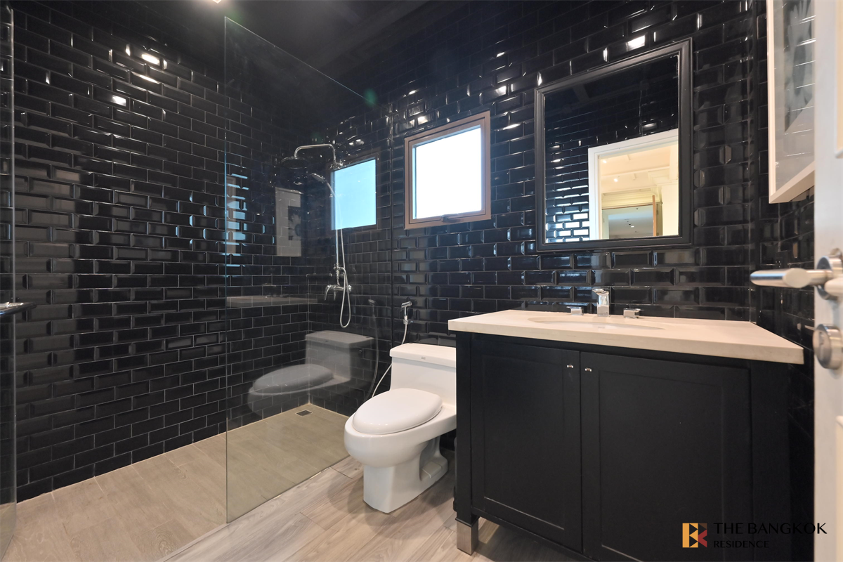 picture Luxury Unit, Ready for You Without the Wait The Emporio Place - 7/10