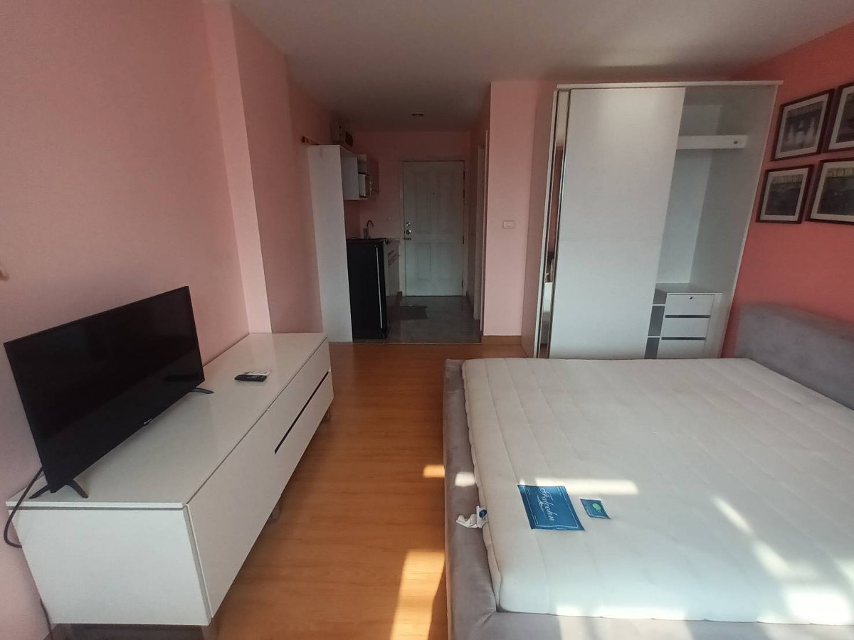picture Budget-Friendly Condo Near BTS Onnut - 5/13