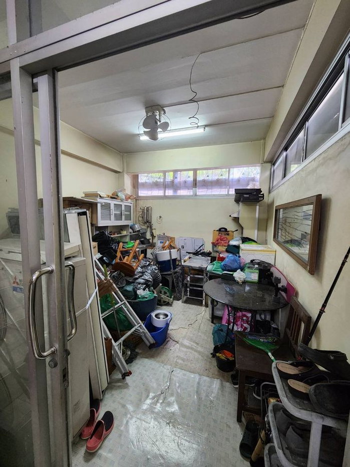 รูป ห้องมุม ติดถนนใหญ่ เหมาะทำร้านค้า  เช่าตึกแถว ชั้น 1-2  ถนนพระราม 4 สวนลุมพินี Mrt ศาลาแดง สีลม - รูปที่ 6/9