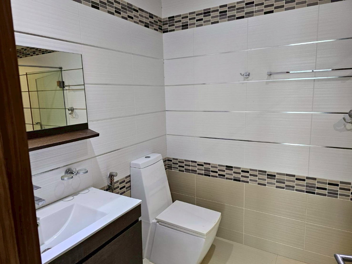 picture Condo for rent, Paradiso Building A, beachfront. Spacious and comfortable room with complete functions, ready to move in. - 9/19