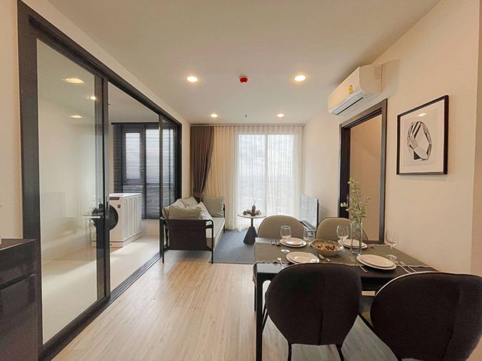 For rent ✨XT Huaikhwang ✨2 bedrooms, size 58.25 sq m, decorated room, fully furnished, ready to move in 🥰 Convenient travel near MRT Huai Khwang.