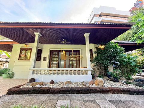 Affordable 2 Bedroom House For Rent in Ekkamai Area - BR28339SH