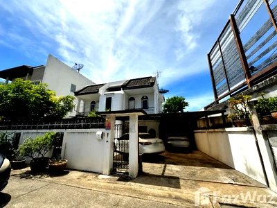 Houses for sale Bangkok : 5 Bedroom House for sale in Din Daeng, Bangkok  6383865