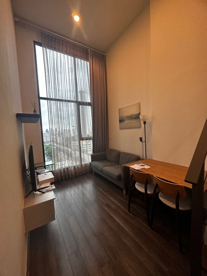 picture Condo for RENT : Knightsbridge Space Rama 9  𝐒𝐢𝐳𝐞 : 50 sqm.  𝐓𝐲𝐩𝐞 : Duo space 2 Bed 1 Bath / City View  𝐅𝐥𝐨𝐨𝐫 : 10th - 2/9
