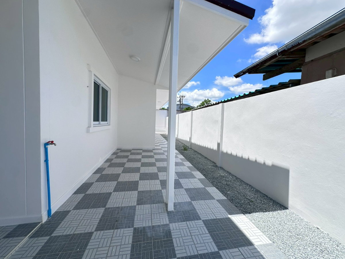 รูป ขายบ้านแฝดศรีราชา สไตล์บ้านเดี่ยว ชั้นเดียว รีโนเวทใหม่ทั้งหลัง ต.หนองขาม (นอกโครงการ) - รูปที่ 5/16