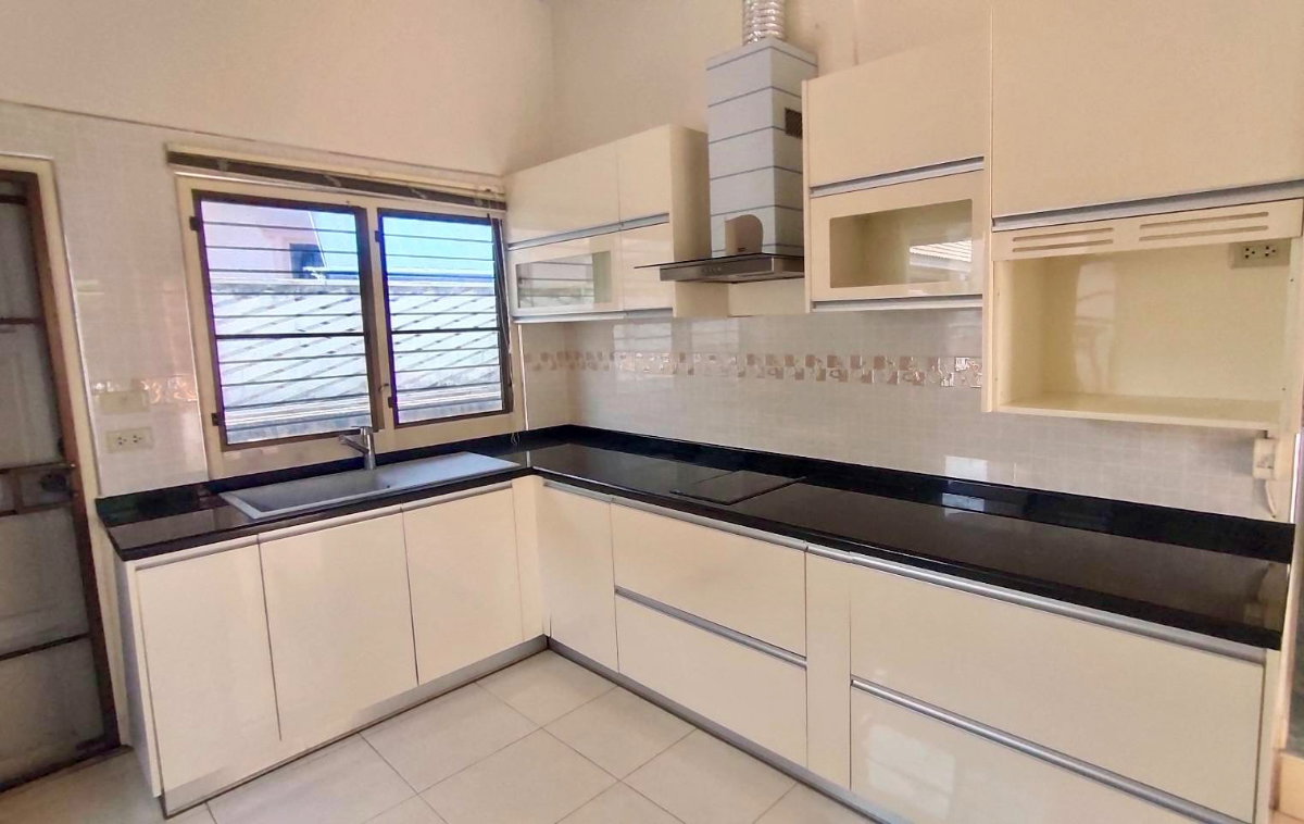 รูป 🏡 ให้เช่าบ้านเดี่ยว 1 ชั้น เดินทางสะดวก ในหมู่บ้านติดถนนวงแหวนรอบ 2 พร้อมเฟอร์นิเจอร์ ทำเลดีมาก ใกล้รวมโชค โลตัส 7-11 และอื่นๆอีกมากมาย - รูปที่ 6/10